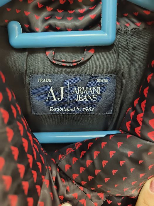 Продам куртку унисекс от Армани