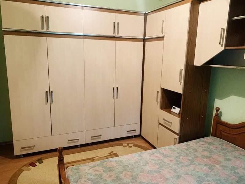 De inchiriat apartament 2 camere semidecomandat Universitate