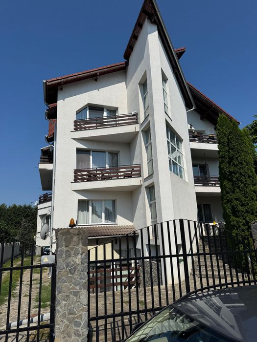 Proprietar, închiriez studio 42mp situat la vila.