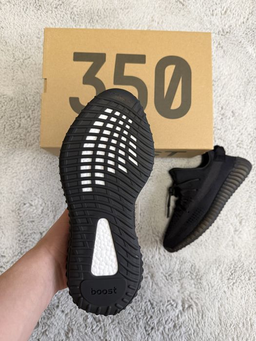 Yeezy 350 V2 Onyx
