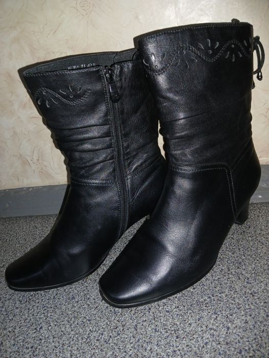 Продам демисезонные сапожки