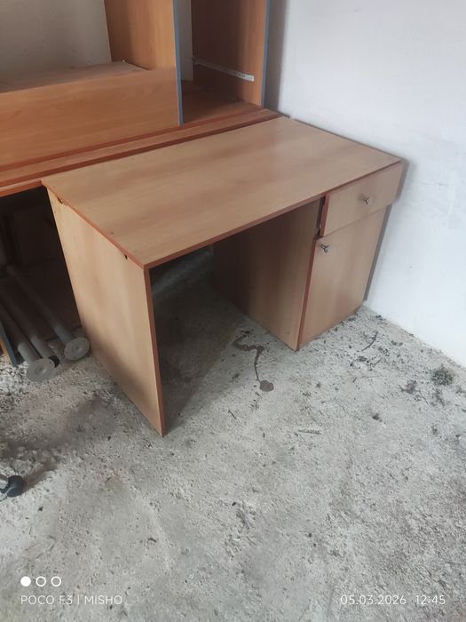 5 броя офис бюра