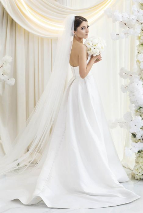 Продава булченска рокля