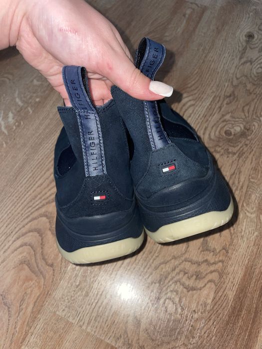 Обувки на Tommy Hilfiger