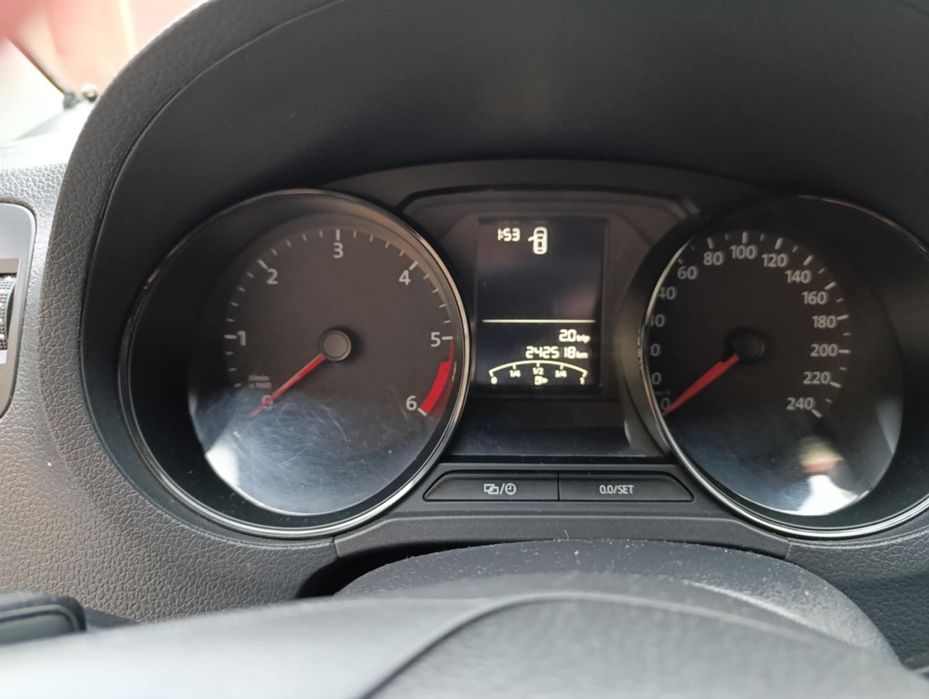 Vw polo 2015  vând