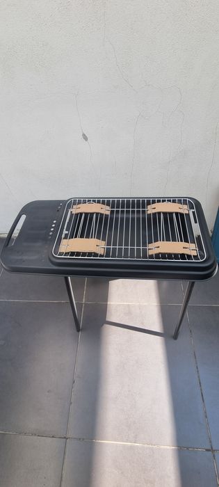 Gratar pliabil robust si compact ideal picnic cort parc padure