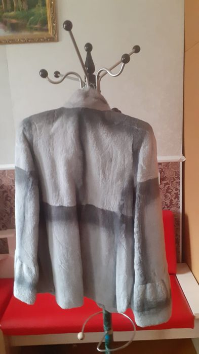 Женская верхняя одежда .