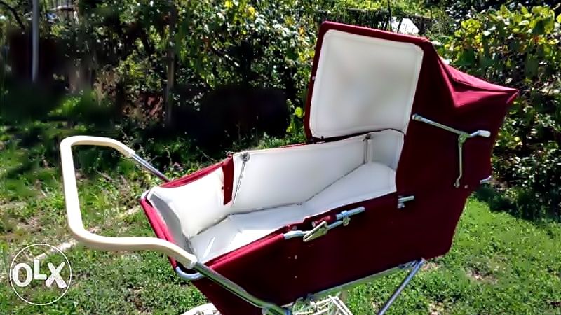 Ретро бебешка количка