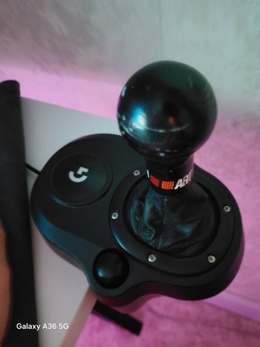 Игровой рул Logitech shifter