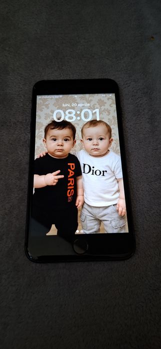 Vand schimb Iphone  8 plus black