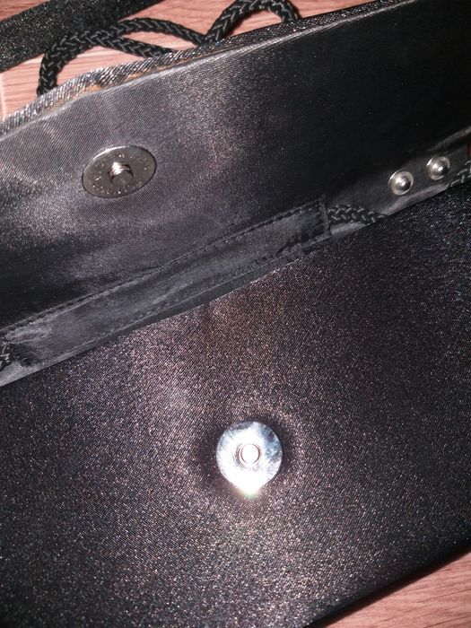 Продам новые сумочки.