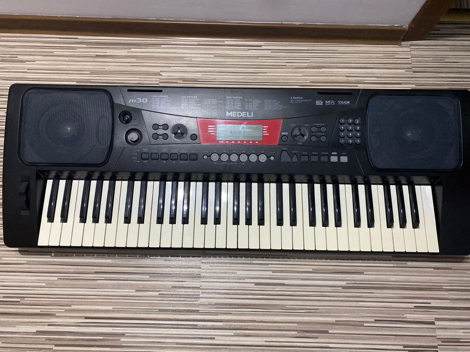 Orga Medeli  m30
