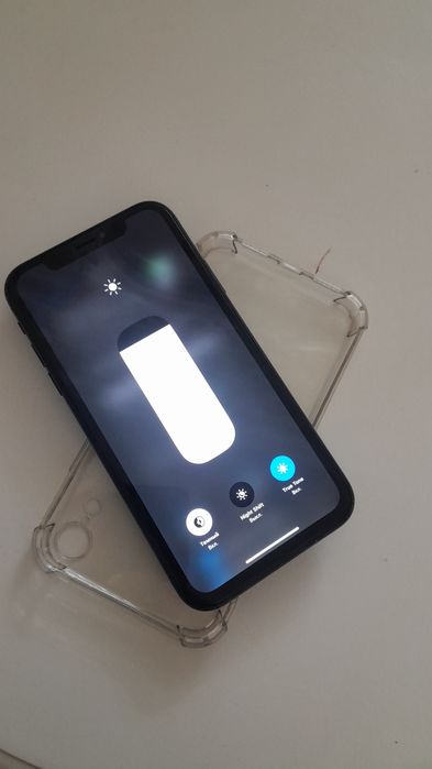 Продам айфон х и хр