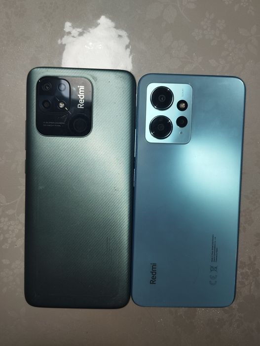 Продам два телефона