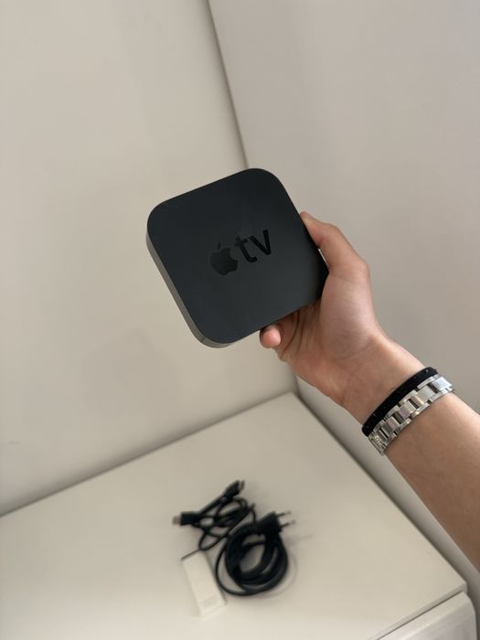 Apple Tv nou,cu toate componentele necesare,cabluri + telecomanda