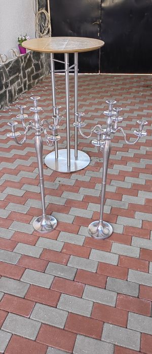 Vând /închiriez mobilier elegant pentru evenimente – mese de bar & sfeșnice cromate