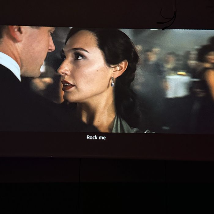 Videoproiector Xgimi Mogo 2 pro +multiangle stand