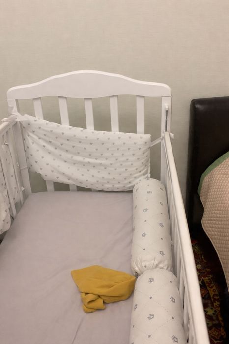 Детская кроватка с матрасом