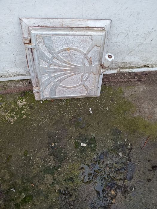 Ușă soba teracota sau cuptor și gratar