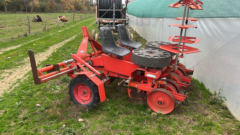 Plantatoare rasaduri