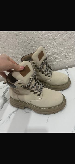 Продам обувь 36 размер зима