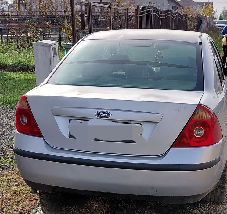 Vand Ford mondeo mk3 an 2002 1,8 benzina
