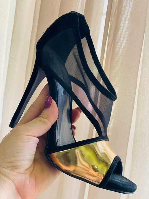 Босоножки ZARA 36р