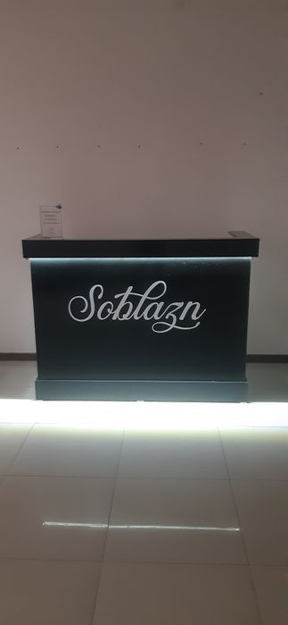 Рабочий стол в отличном состоянии продаём своё