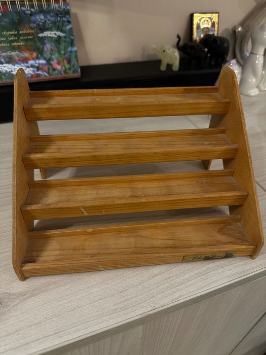 Стойки за лакове