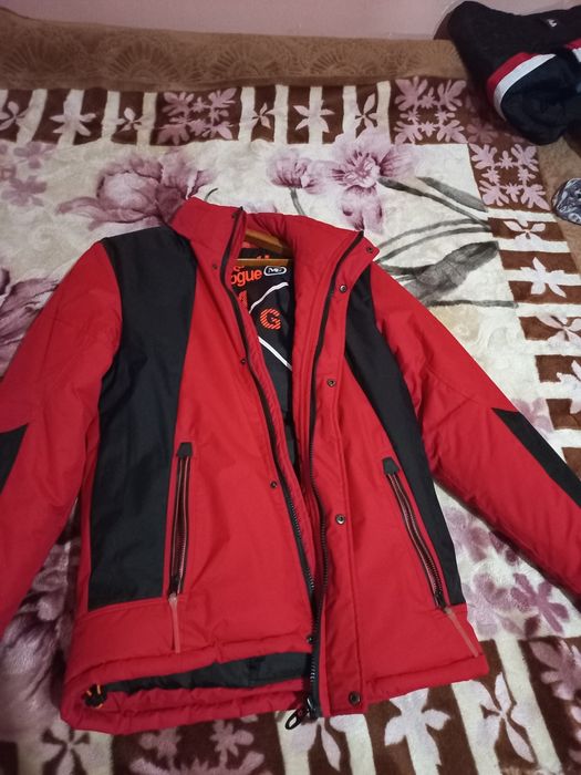 Мужской куртка сотилади холати яхши