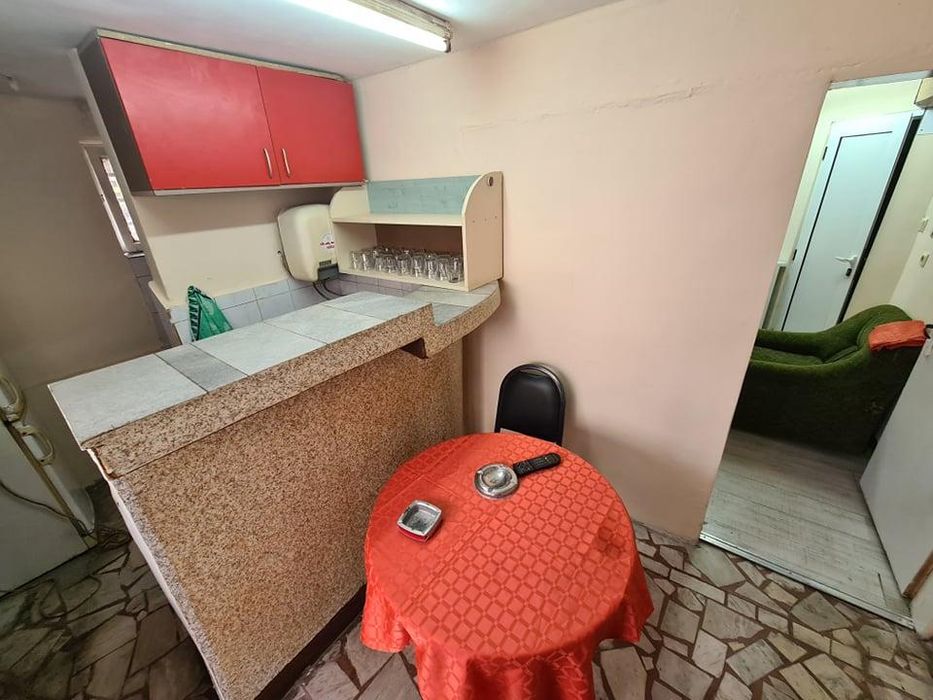 Едностаен, под наем, Център