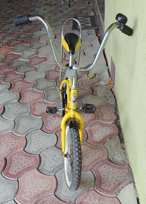 Bicicletă copii retro – model Pegas tip chopper, galbenă