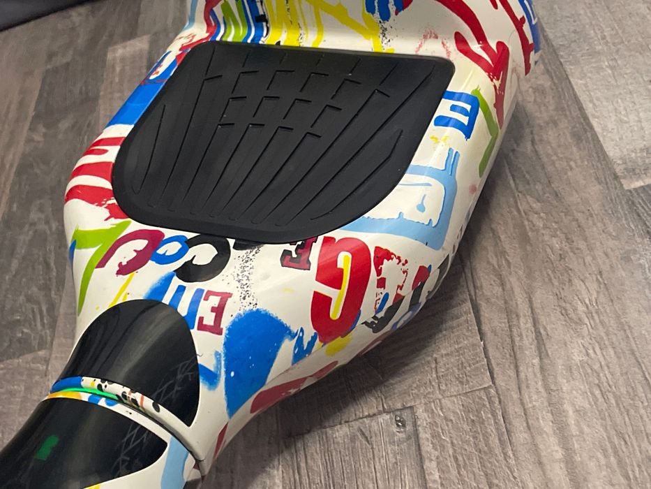 Hoverboard Smart Balance cu lumini LED și Bluetooth – ca nou!