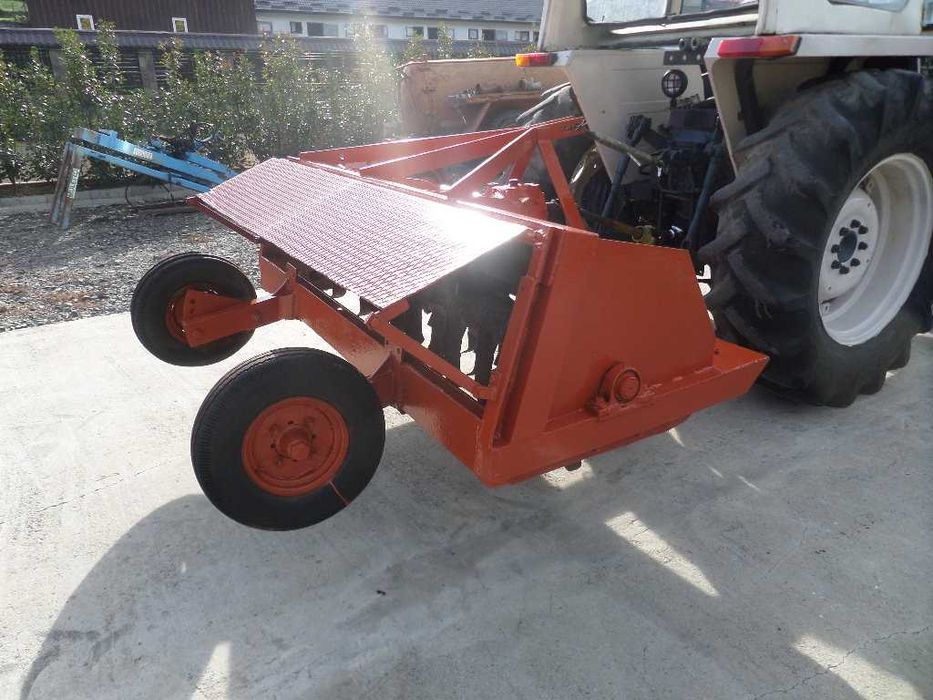 Tocator de resturi vegetale