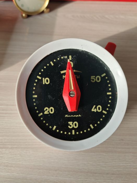 Часы сигнальные Янтарь