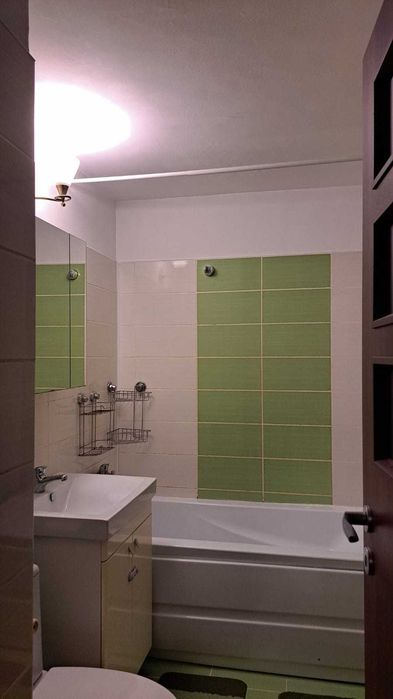Particular inchiriez apartament cu 2 camere confort 1,  statia metrou Pacii