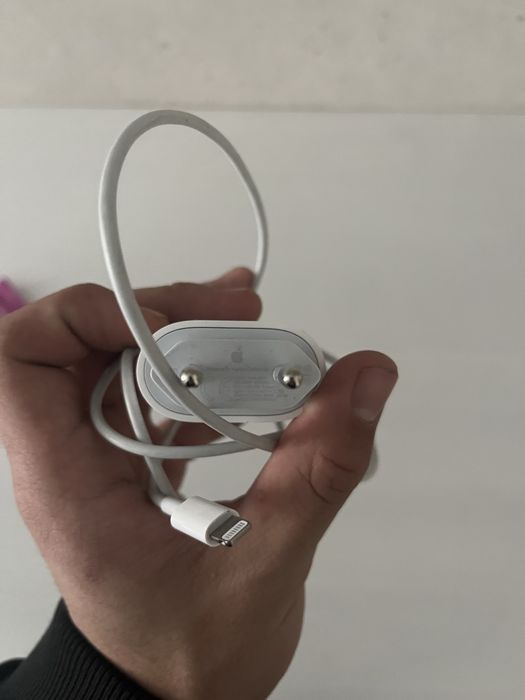 Продам зарядку для айфона