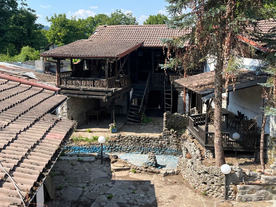 Продава се Хотел в Троян - 1240 кв.м за 231 €/кв.м - Снимка #13