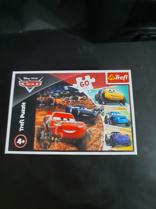 Puzzle 60 piese, complet și în stare bună.