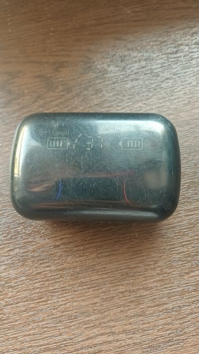 Bluetoothli naushnik sotiladi narxi 40ming sum