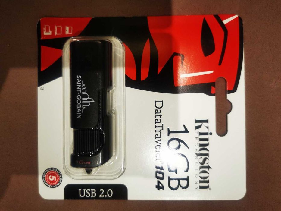 Флешка Kingston 16 GB USB 2.0