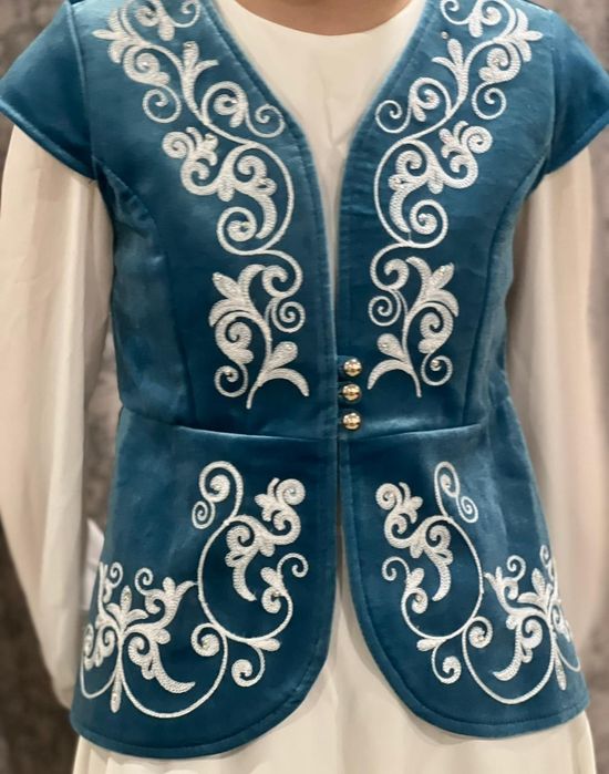 Жилетка мен тақия