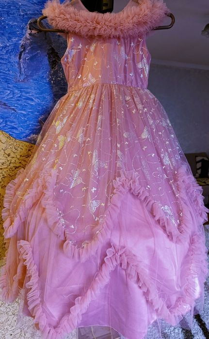 Платье нарядное на девочку