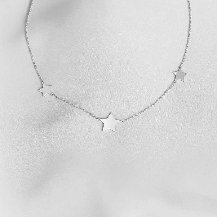 Персонализирано колие с име – идеален коледен подарък за нея