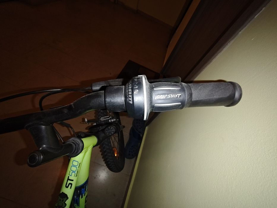 Продавам детски велосипед Rockrider st500 20i