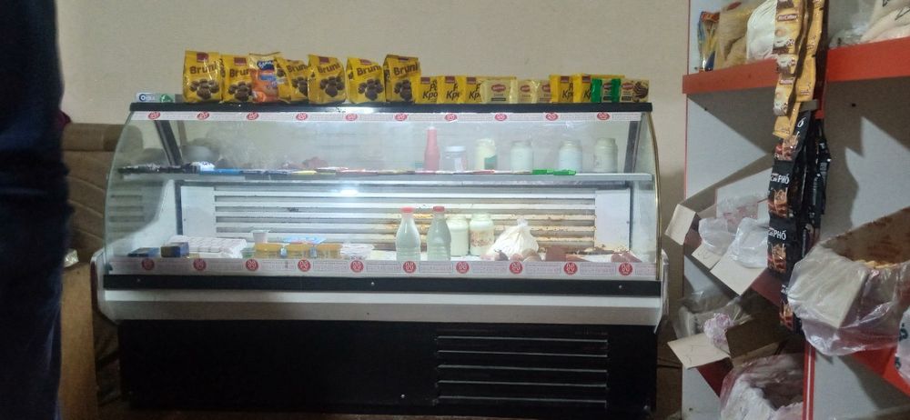 Ветрина холодильник