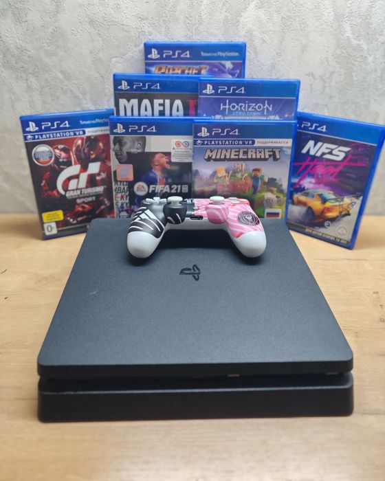 Продам Sony Playstation 4
