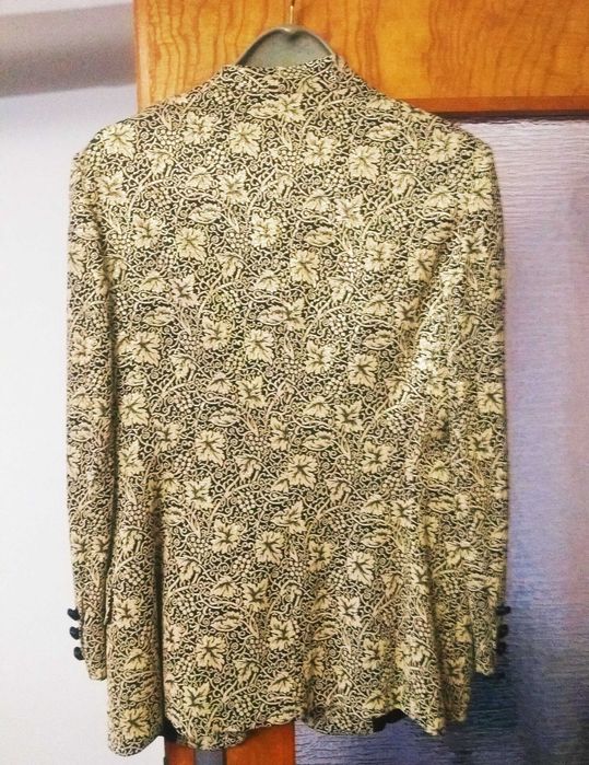 Дамско сако- няма друго такова