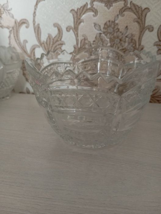 Продам хрустальные вазы не дорого