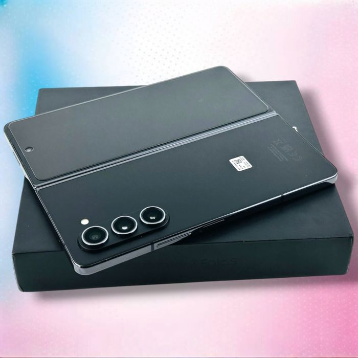 Samsung Galaxy Z Fold 5 5G 256GB 12RAM Black Перфектен! Гаранция!